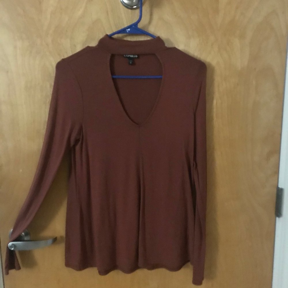 cut out long sleeve top